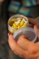 One More Cast Wafters Boosted Fluoro Wafters Paella 100 g 10x14 mm (2)