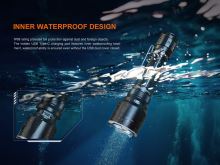 Fenix Taktická Nabíjecí Svítilna TK22R (11)