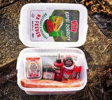 Chytil Kbelík Nástrah a Návnad Na Feeder (4)