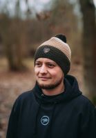 Giants Fishing Zimní Čepice Pánská Tříbarevná s Bambulkou (3)